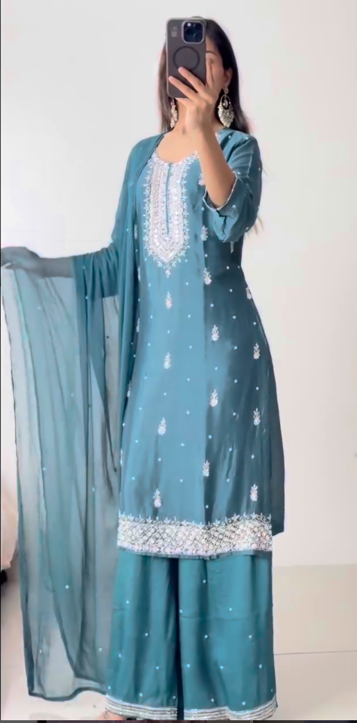 Chinon Kurthi set